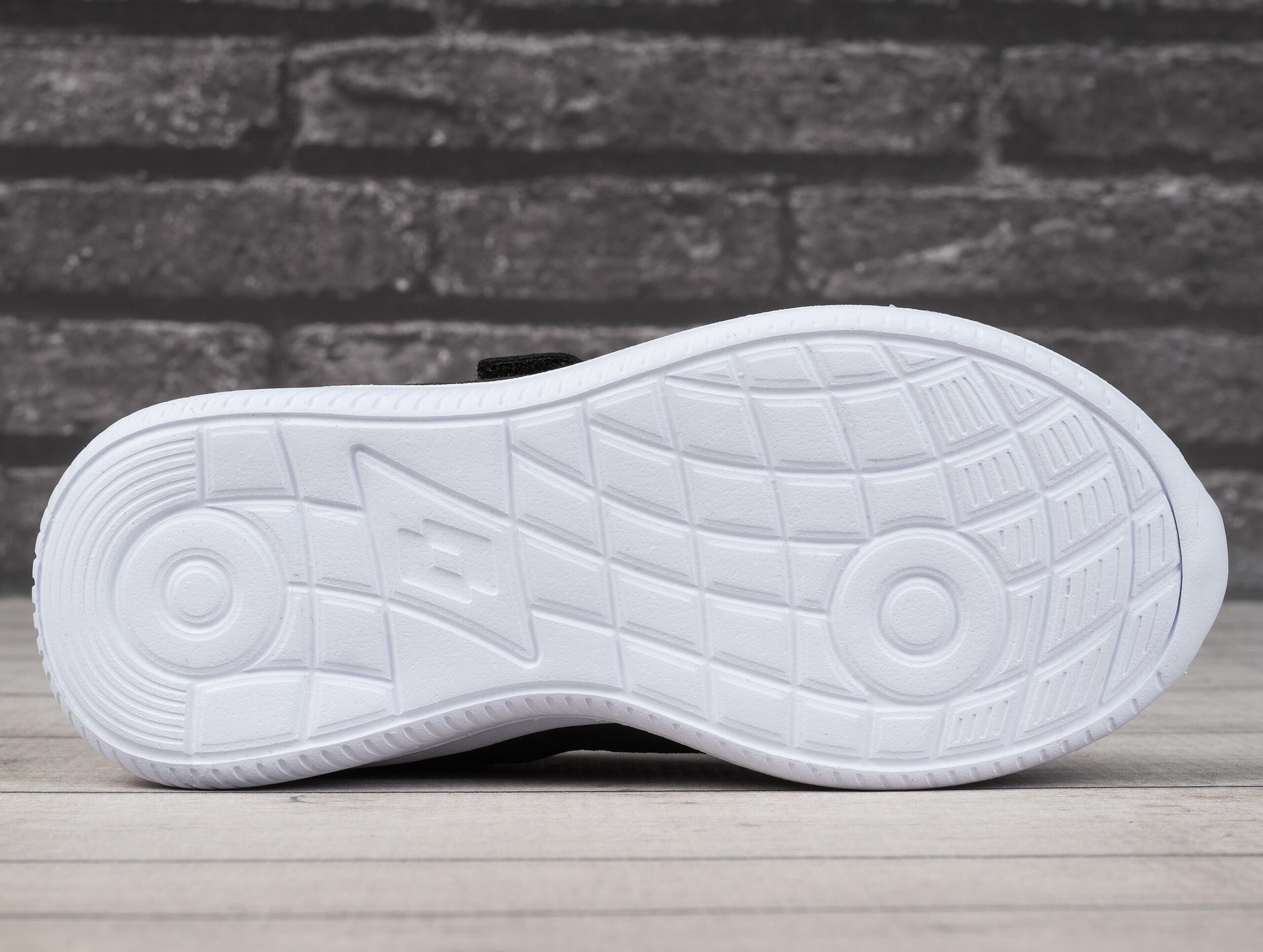 Zapatillas infantiles Lotto con velcro 5/6