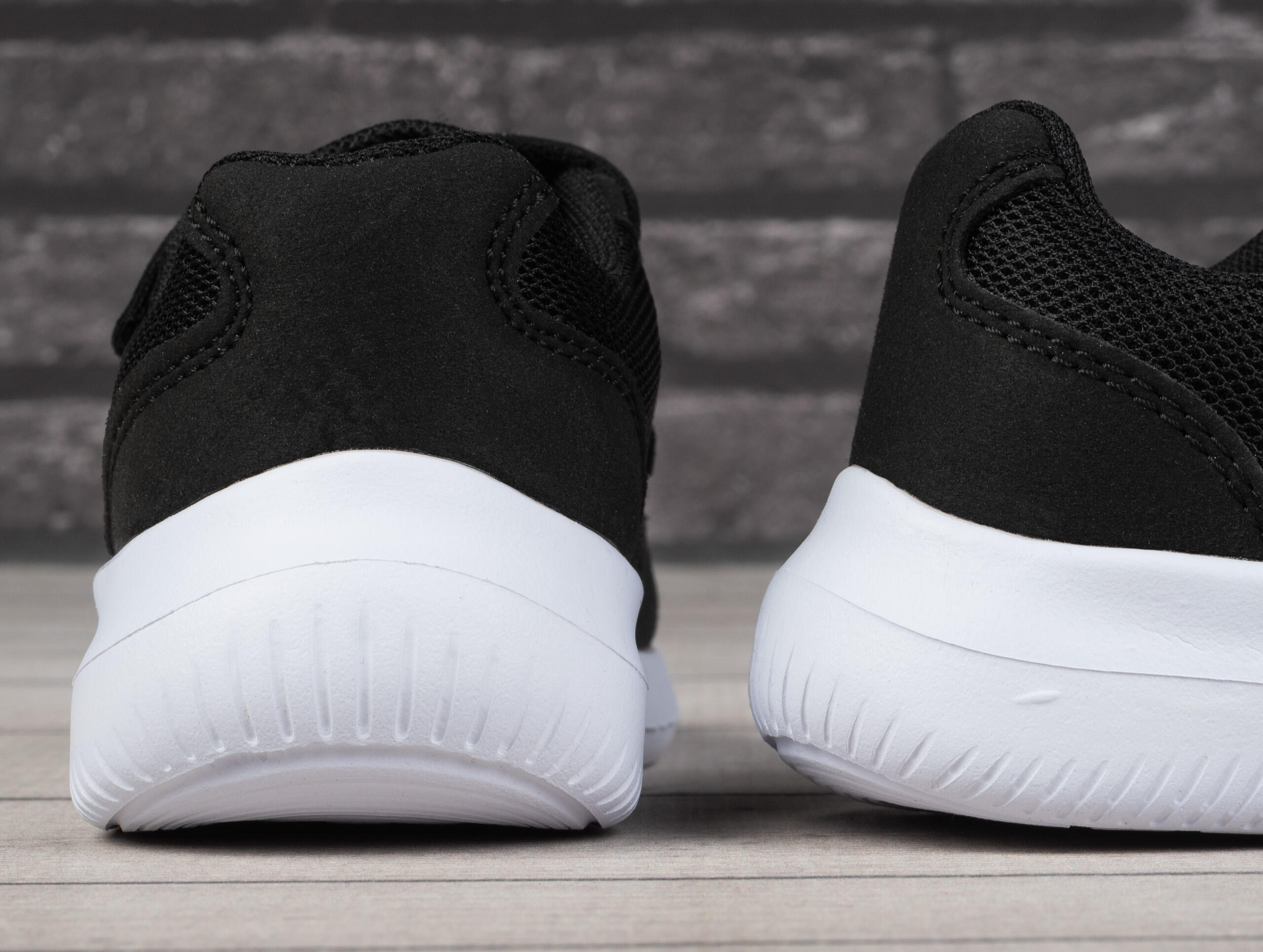 Zapatillas infantiles Lotto con velcro 4/6