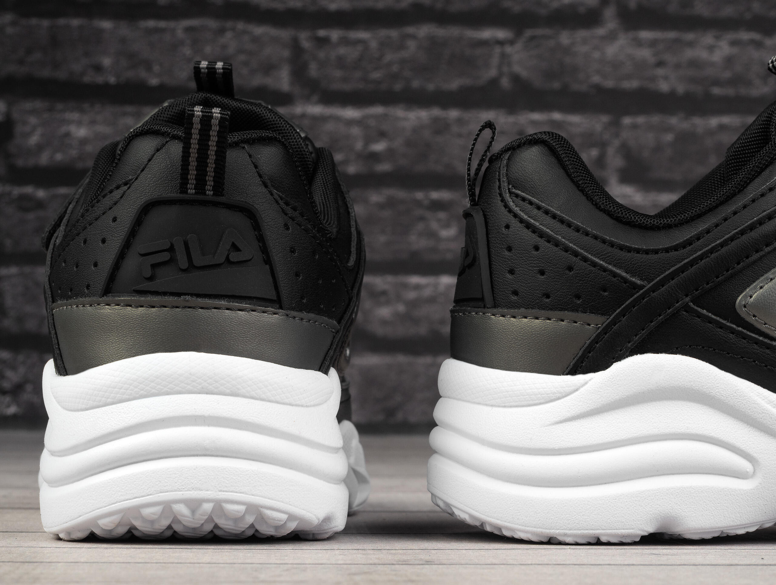 Baskets fille Fila Skye V 4/6