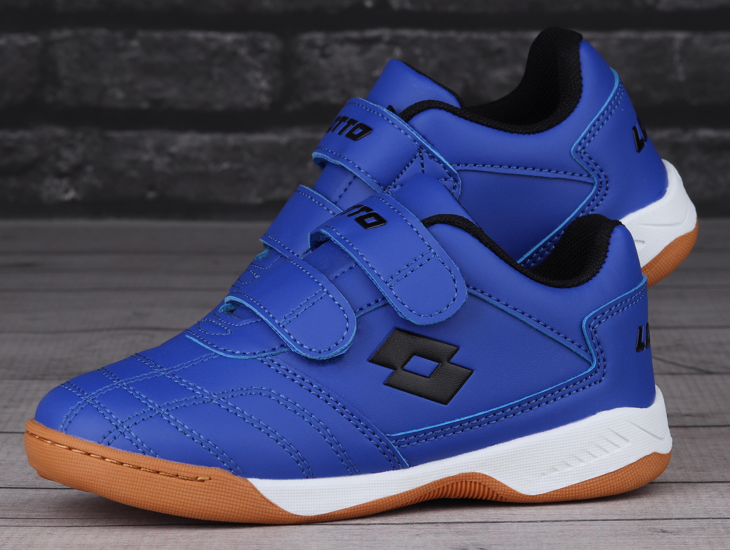 Zapatos de fútbol Lotto azul con velcro para niños 3/7