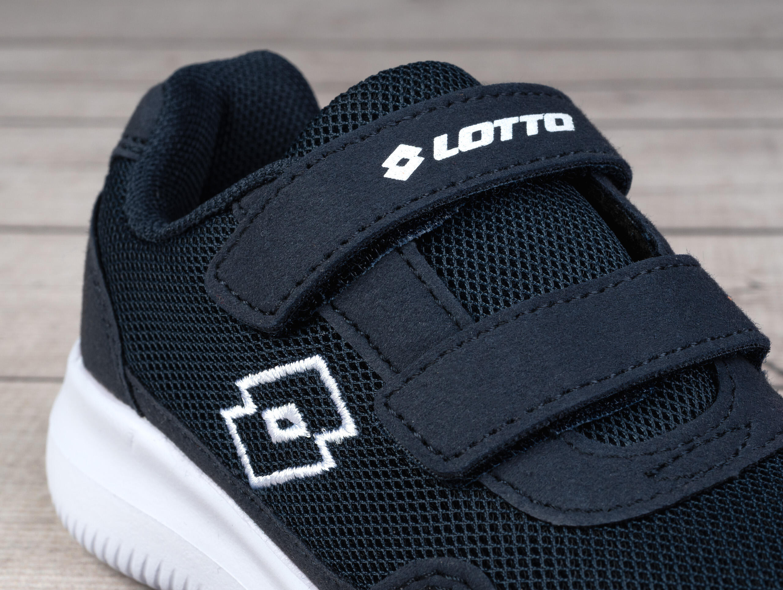 Zapatillas infantiles Lotto con velcro 6/6