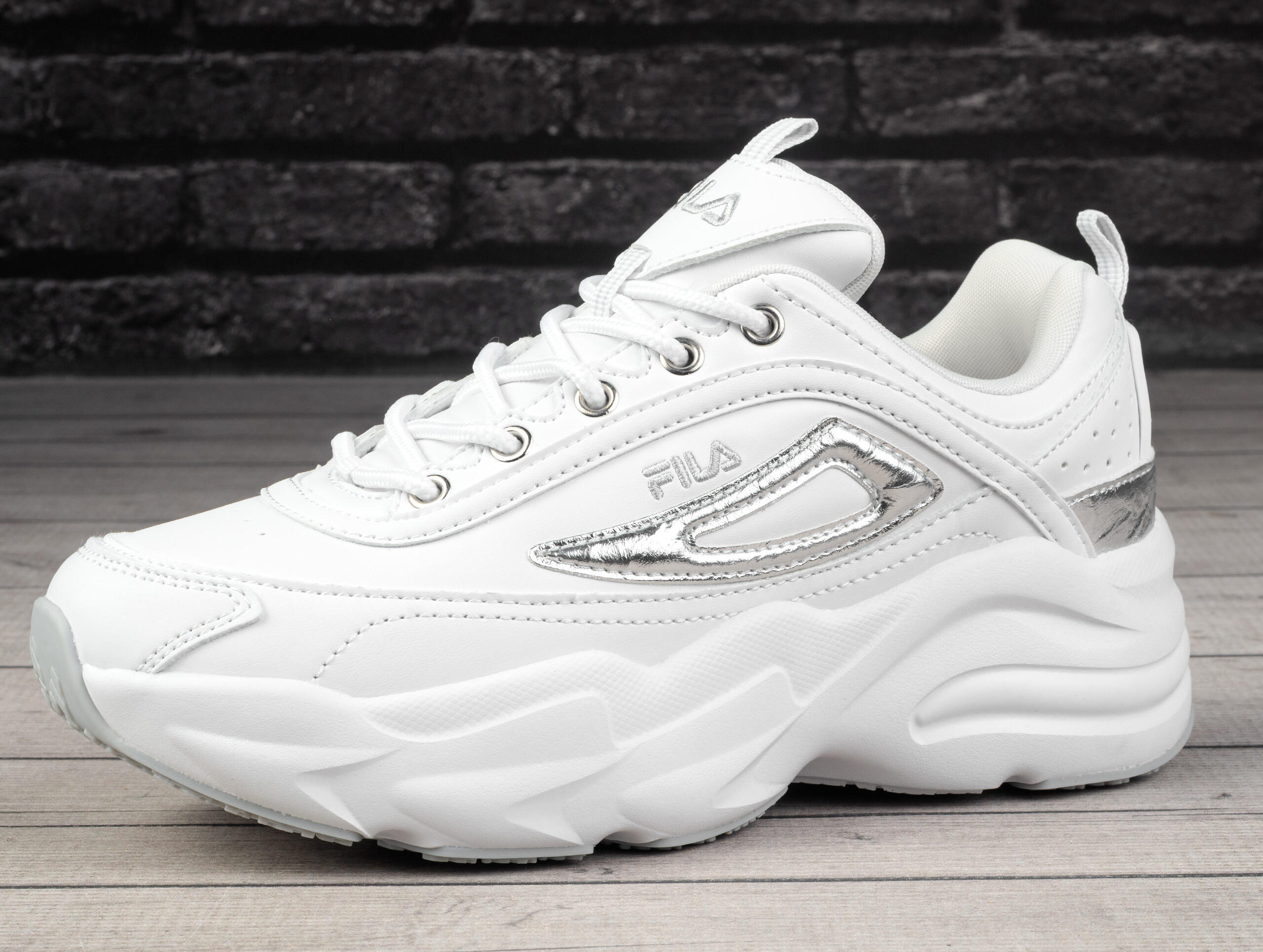 Buty sportowe  sneakersy damskie Fila SKYE ZP WMN 3/6