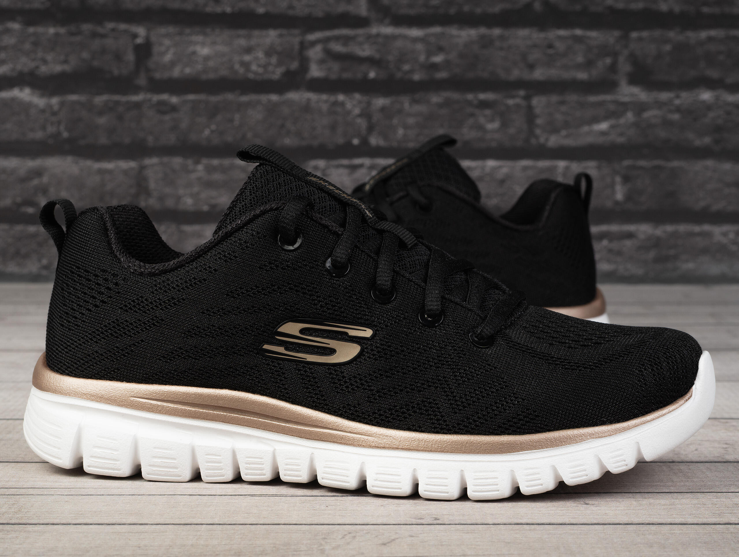 Fitness e treinamento de cardio para mulher Skechers Graceful Preto. 2/7