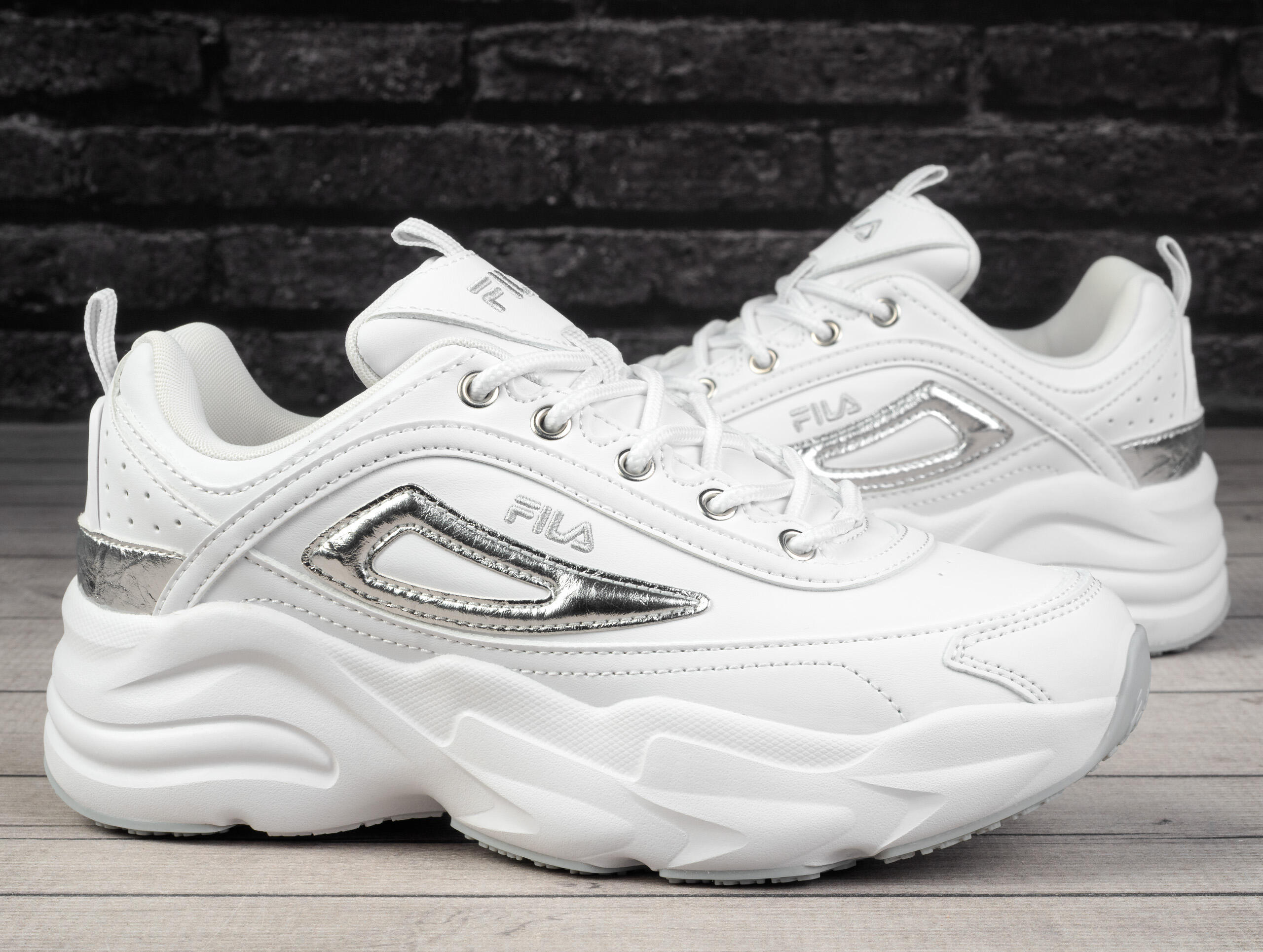 Buty sportowe sneakersy damskie Fila SKYE ZP WMN