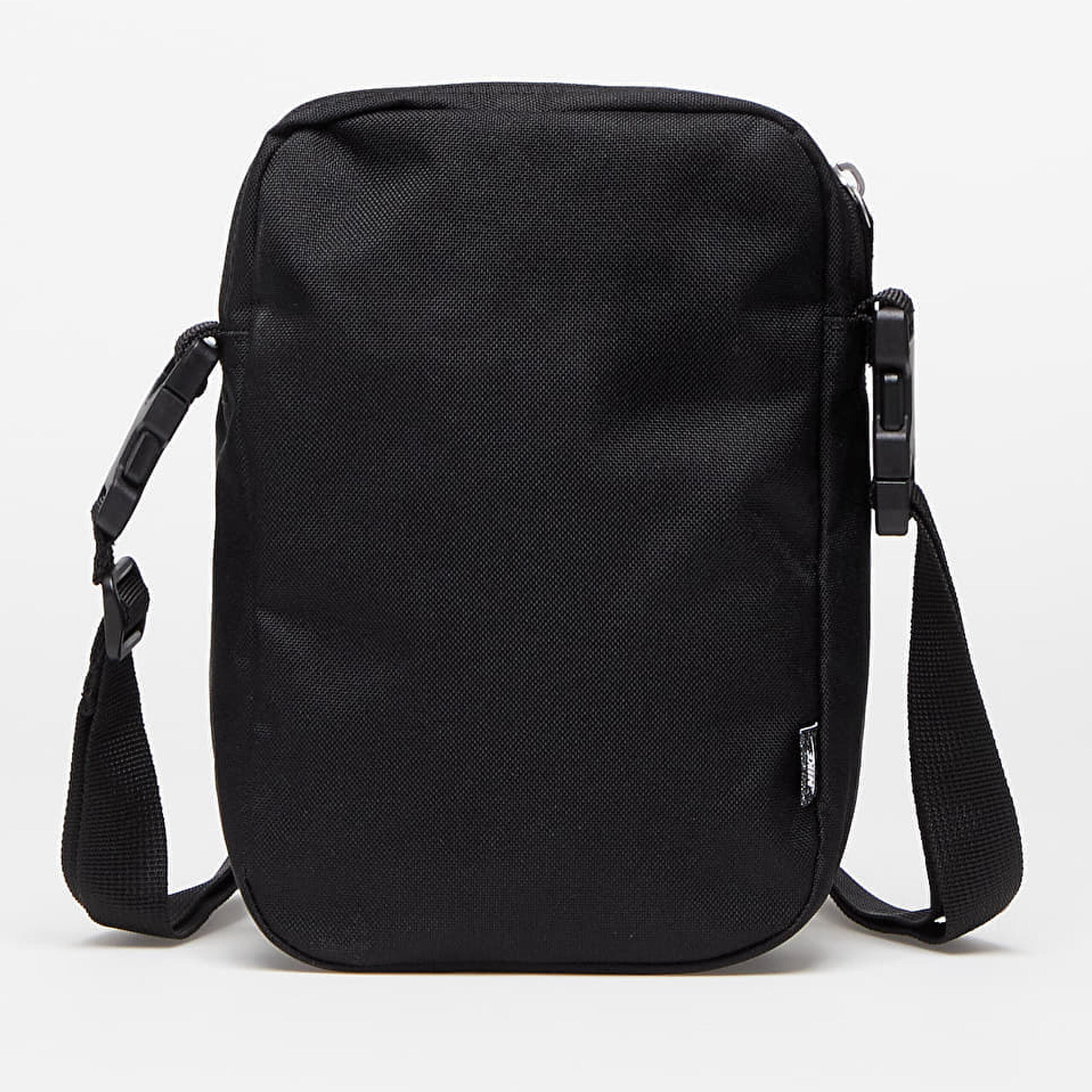 Bolsa compacta Nike preta 2/7