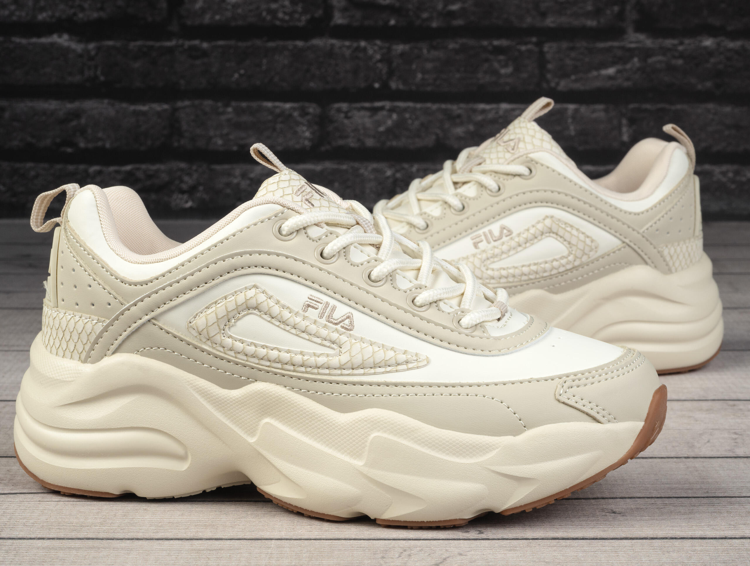 Buty damskie sneakersy sportowe Fila SKYE ZP A WMN