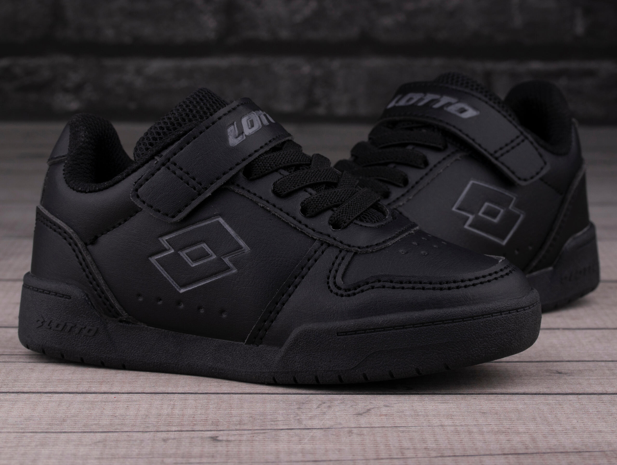 Buty dziecięce sportowe do chodzenia Lotto TITANIS OC K 2/7