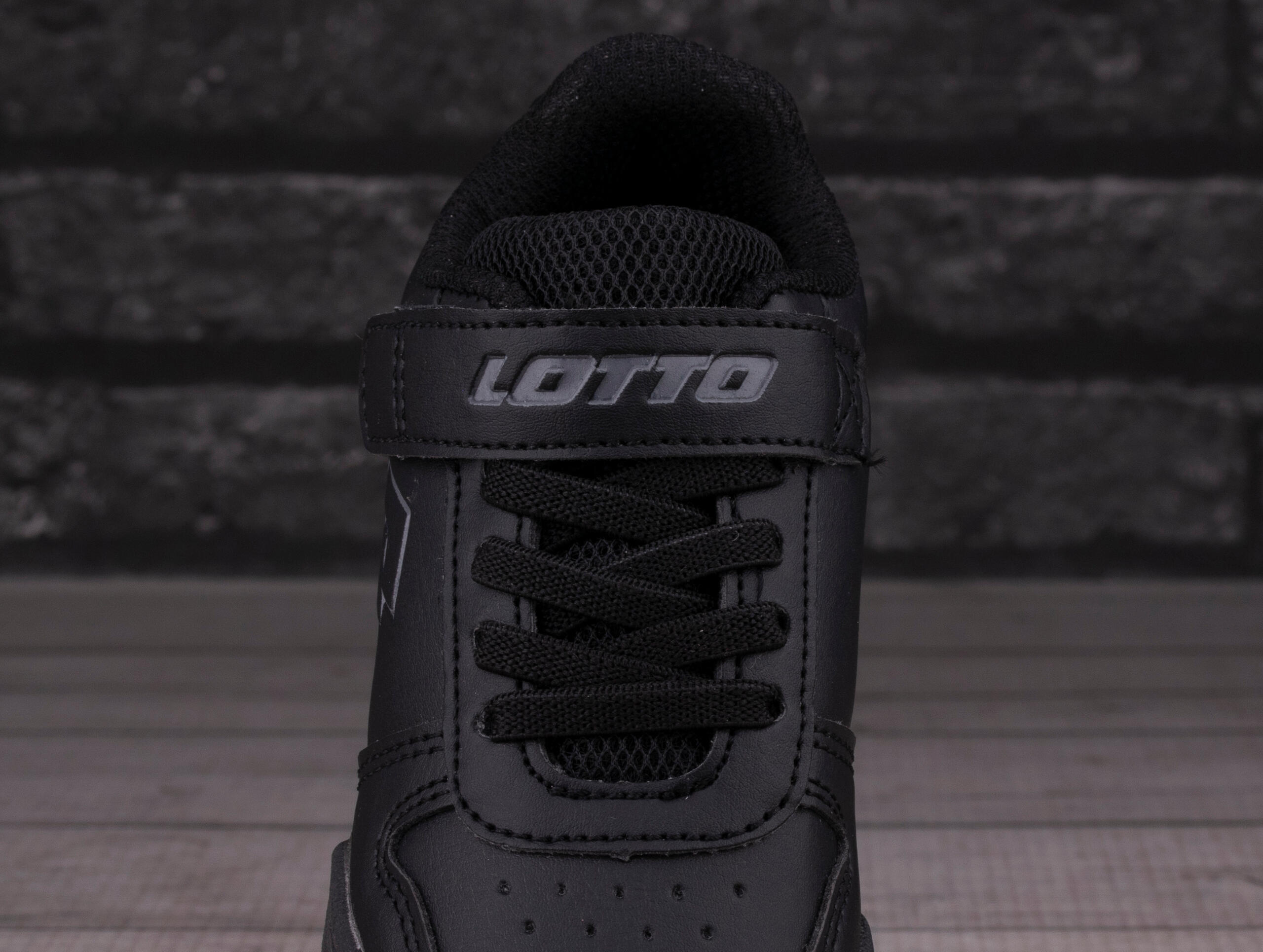 Buty dziecięce sportowe do chodzenia Lotto TITANIS OC K 6/7