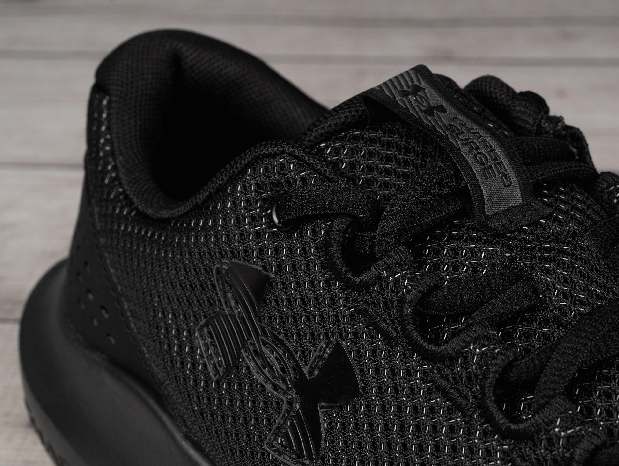 Zapatilla para Running para HOMBRE UNDER ARMOUR SURGE 4 6/7