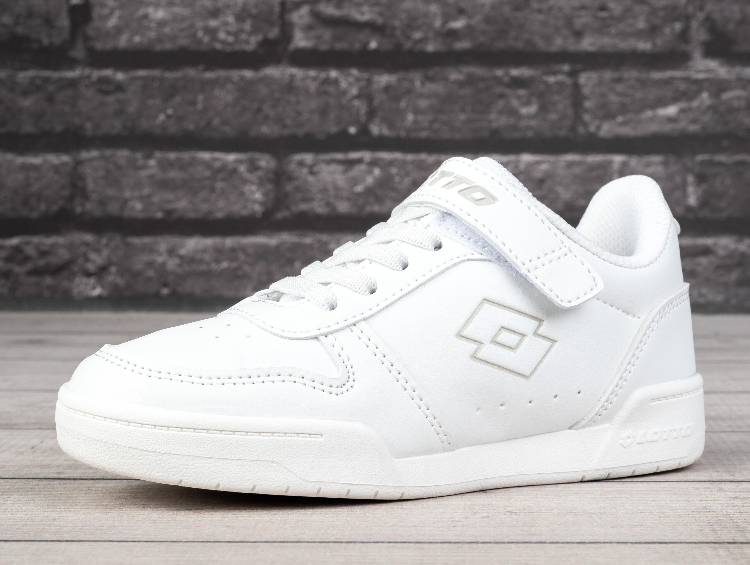 Buty dziecięce sportowe do chodzenia Lotto TITANIS OC K 3/7