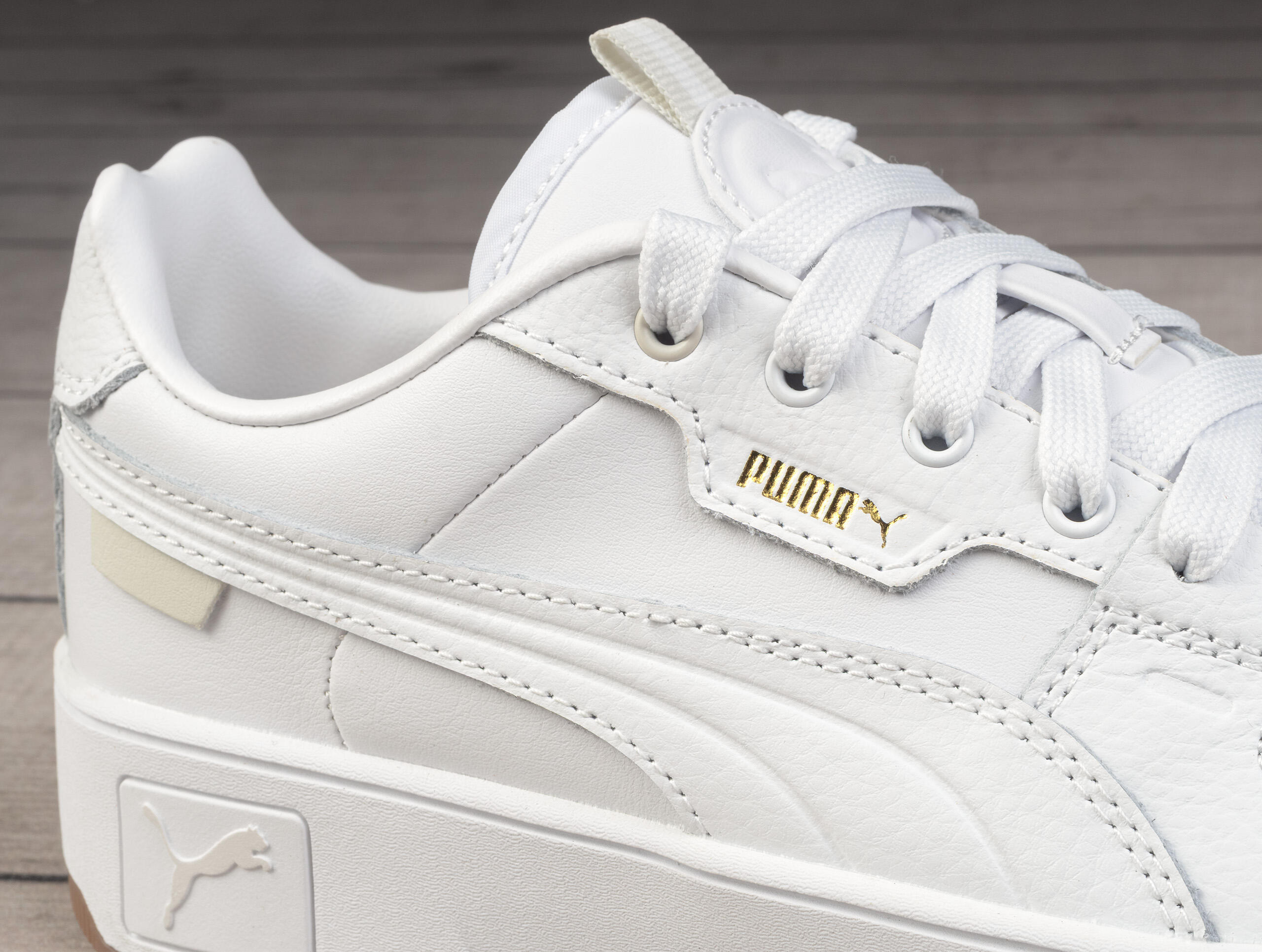 Buty damskie sportowe Puma CARINA STREET LUX 6/7