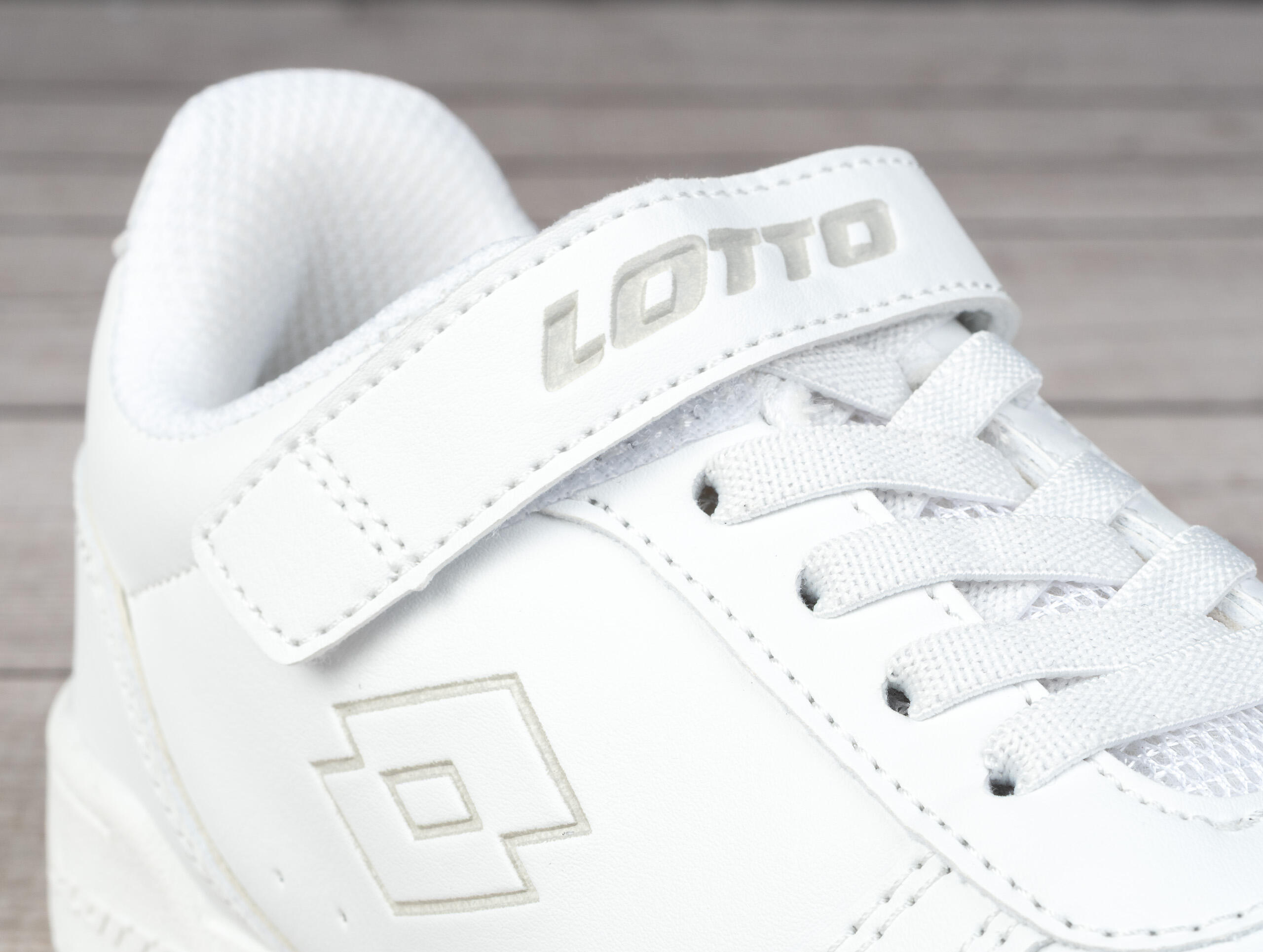 Buty dziecięce sportowe do chodzenia Lotto TITANIS OC K 6/7