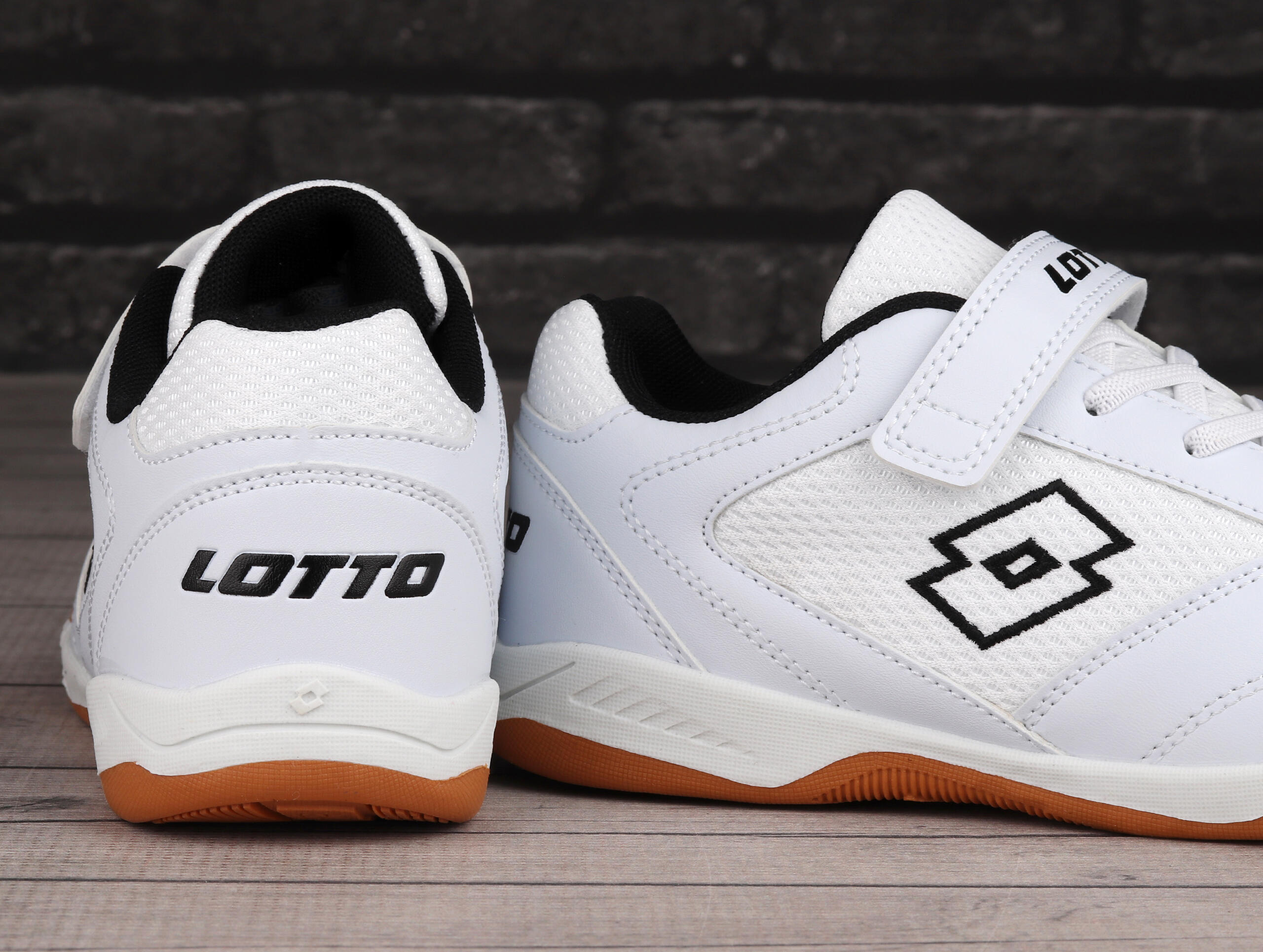 Buty dziecięce sportowe Lotto WHIZZER T 6/7