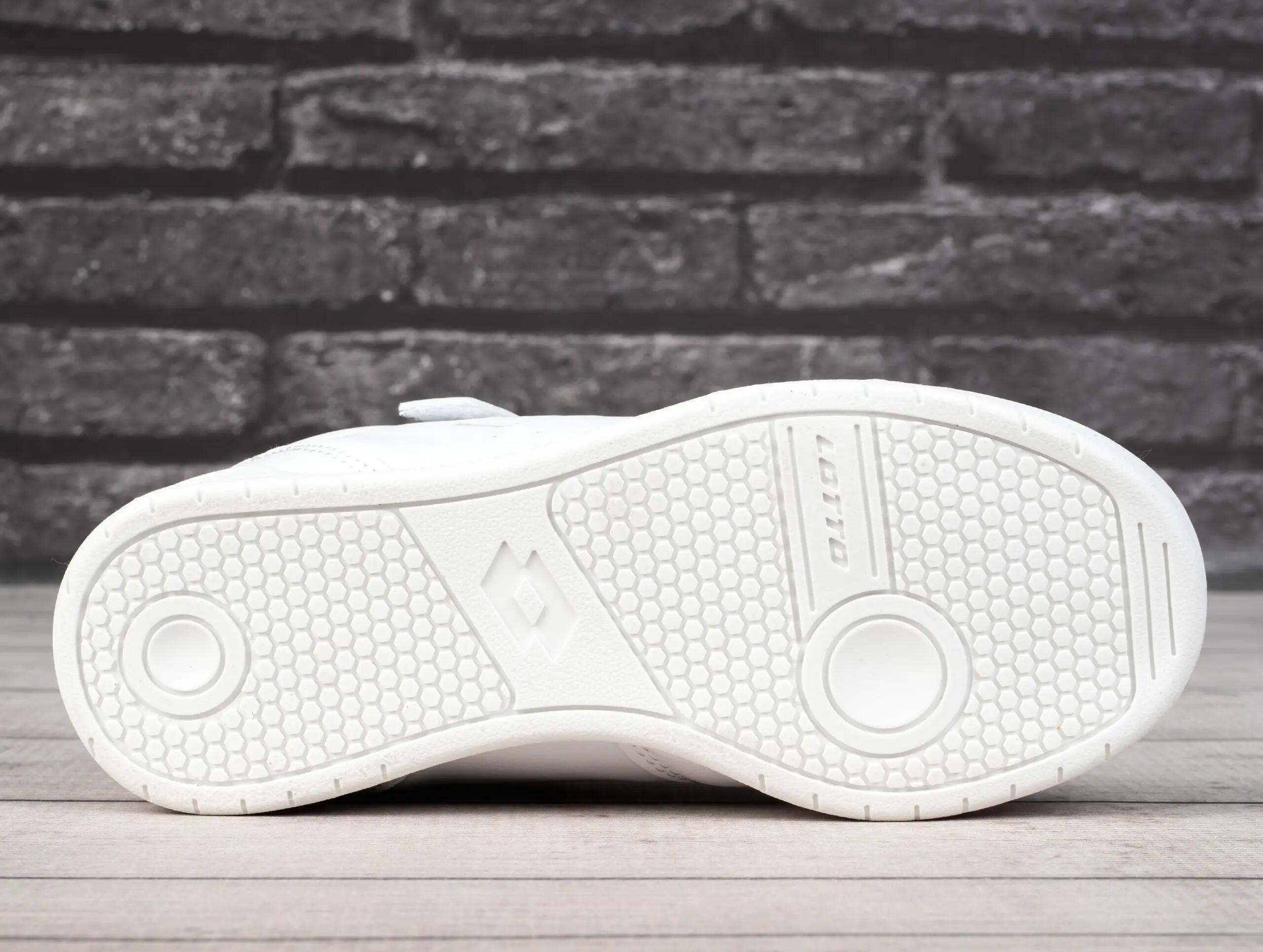 Buty dziecięce sportowe do chodzenia Lotto TITANIS OC K 5/7