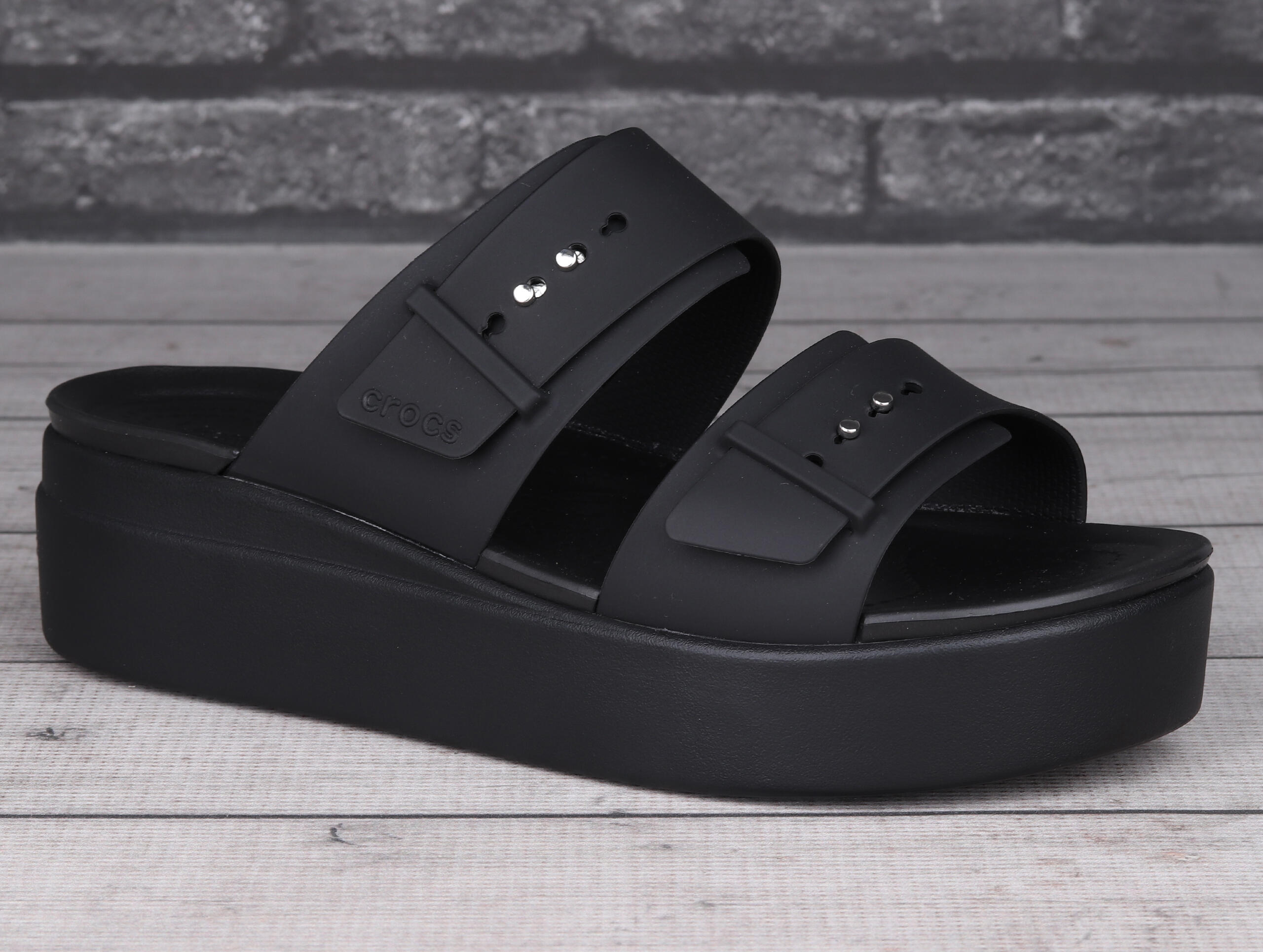 Sandalias CROCS  Brooklyn Buckle Negro  Mujer 2/7