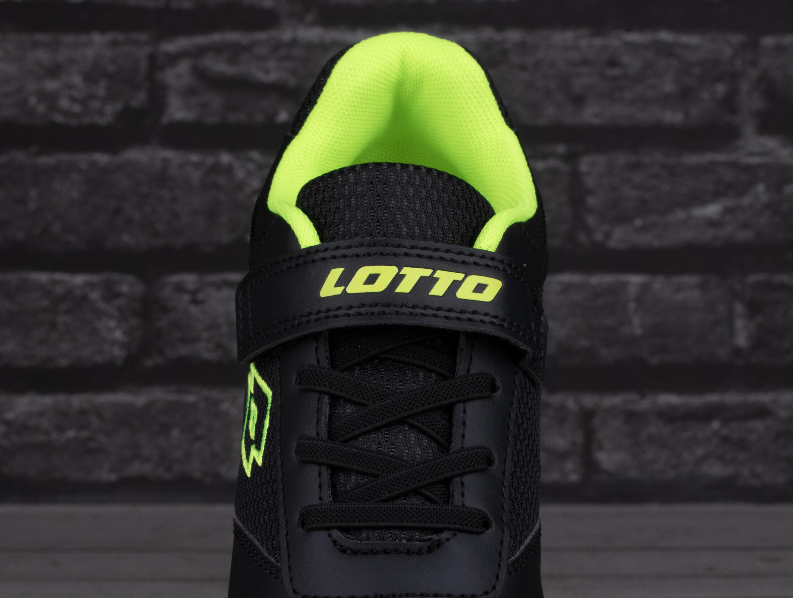 Buty dziecięce sportowe Lotto WHIZZER K 6/7