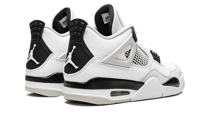 Air Jordan 4 Military Black (GS) 3/4