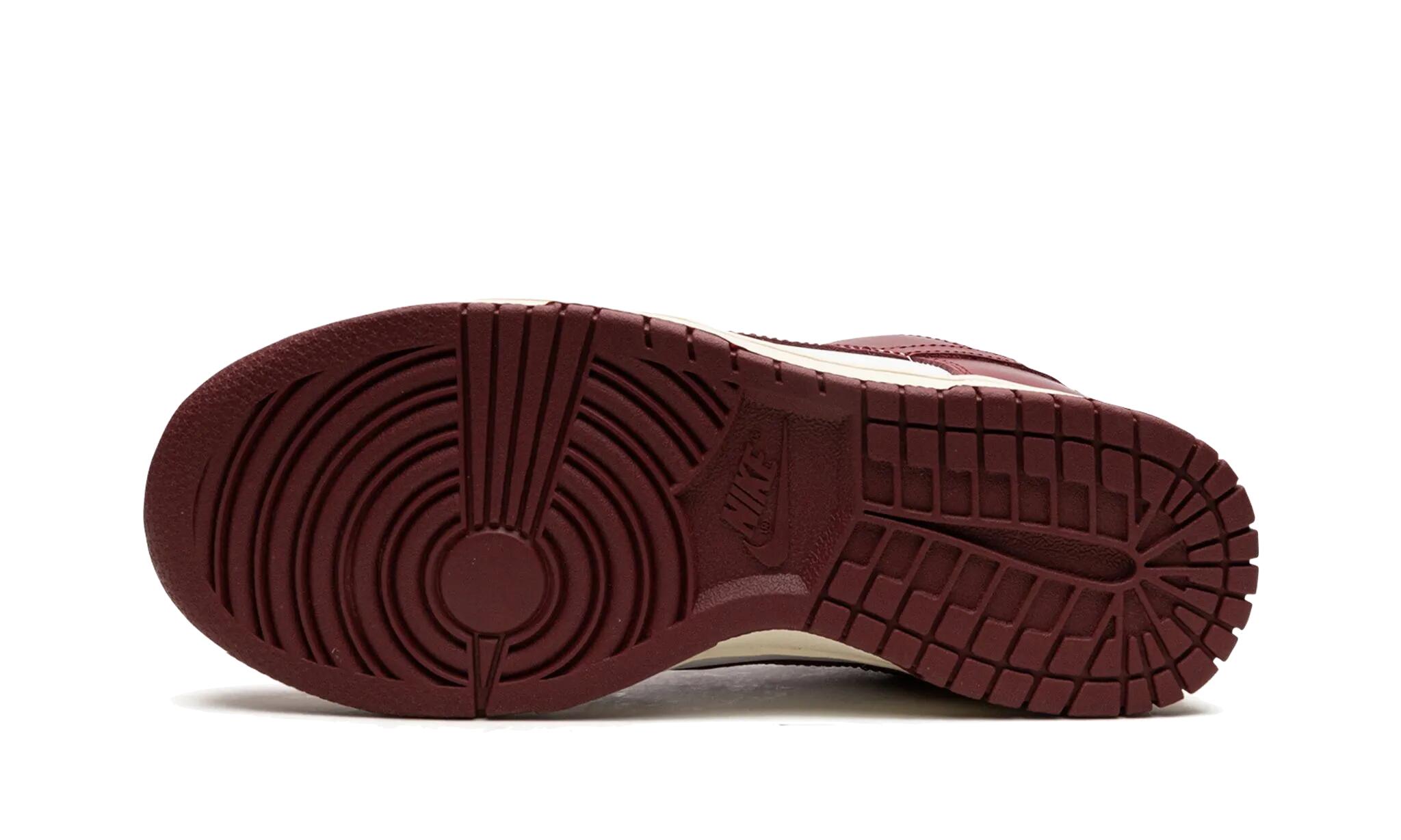 Nike Dunk Low PRM Vintage Team Red (Damen) 4/4