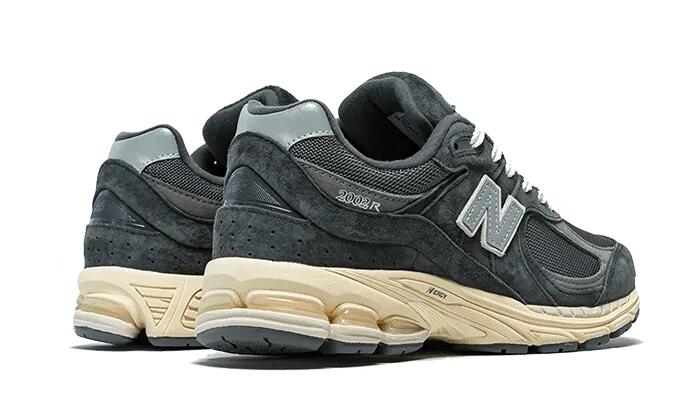 2002R Black Dark Grey - Taille : 44 EU 3/4