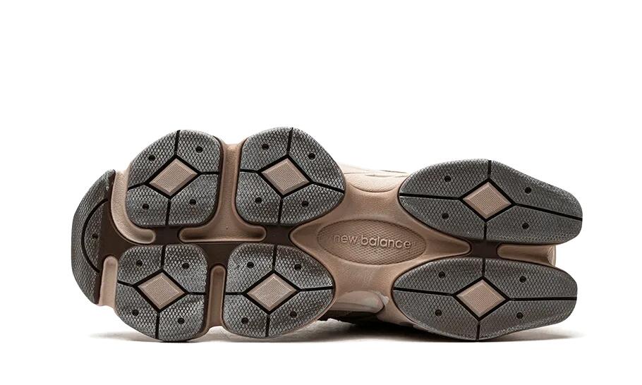 New Balance 9060 Mushroom Timberwolf 4/4