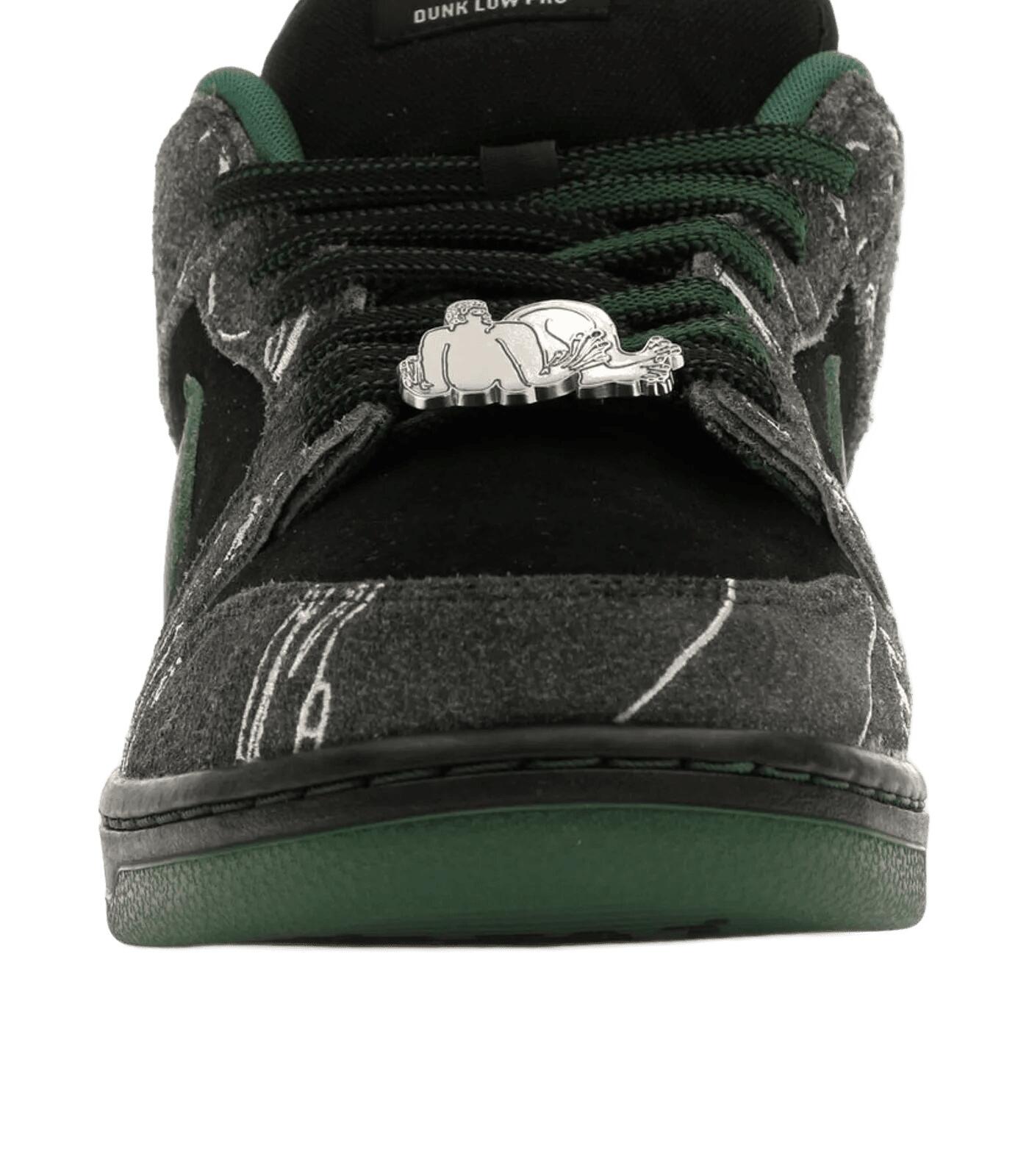 Nike SB Dunk Low There Skateboards 3/5