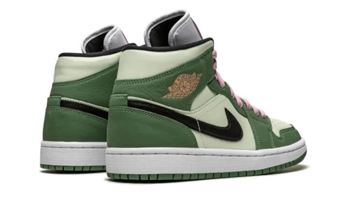 Air Jordan 1 Mid Dutch Green 3/4