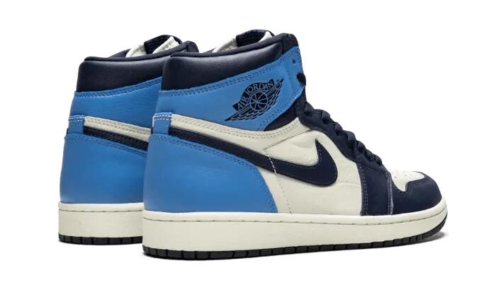 Air Jordan 1 Retro High Obsidian University Blue 3/4