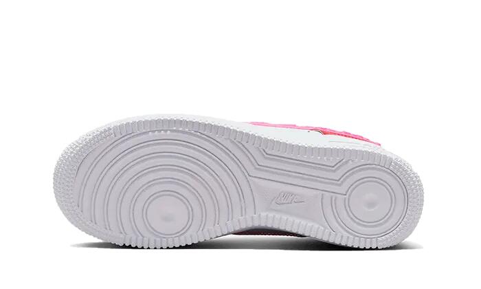 Nike Air Force 1 Low Valentine's Day (2023) (W) 3/3