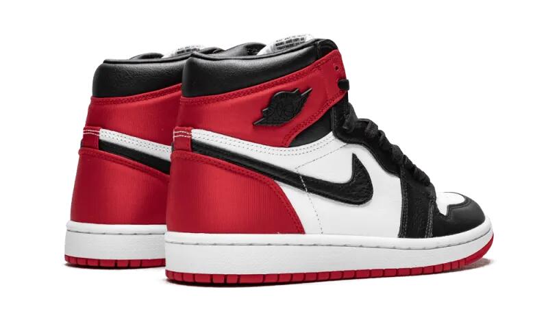 Air Jordan 1 Retro High Satin Black Toe - Taille : 35.5 EU 3/4