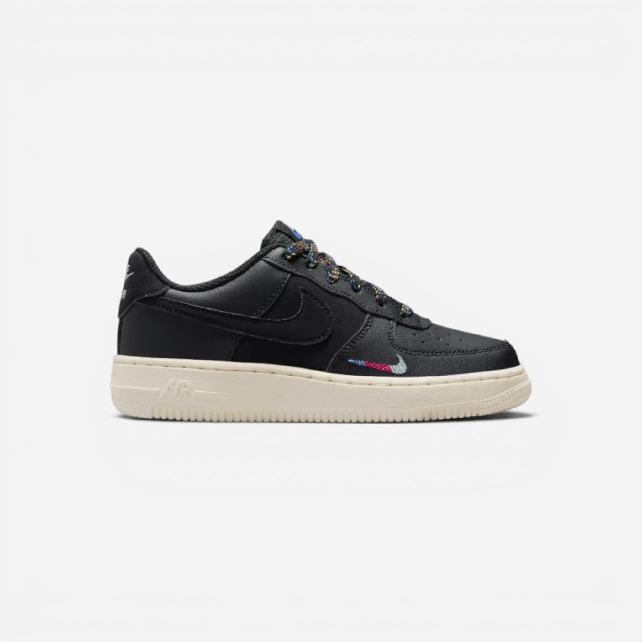NIKE picture