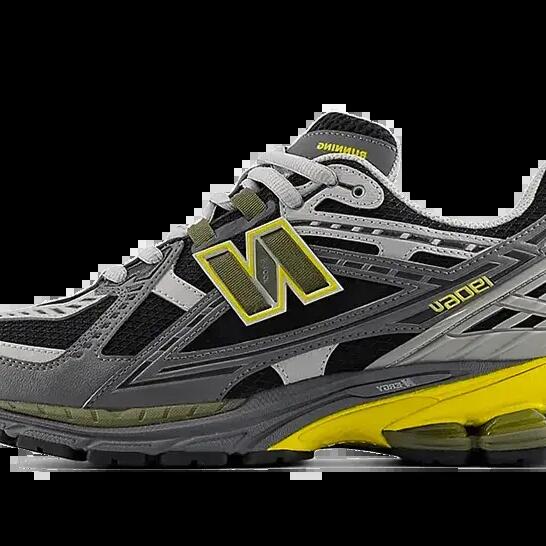 Unisex - Training - Shoes - All-season - 1906N - Castlerock