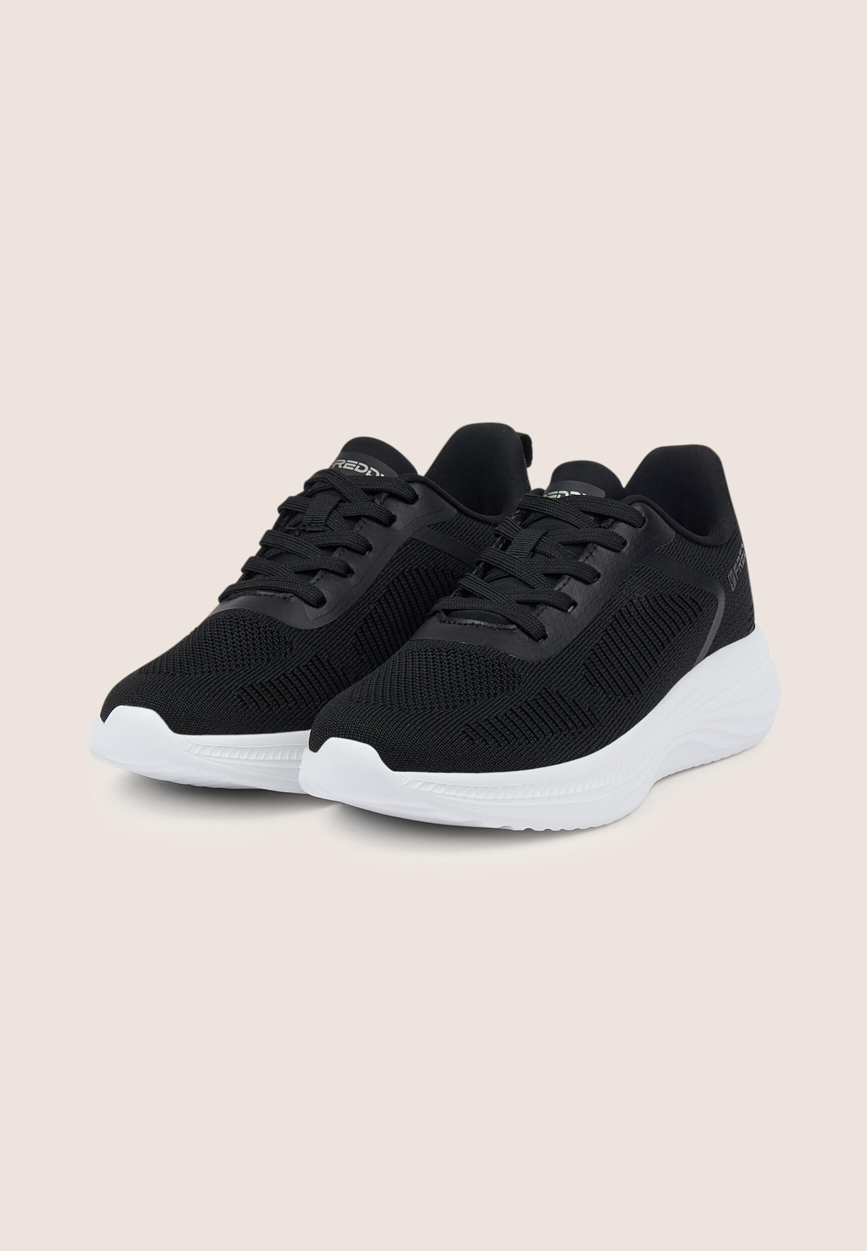 Sneakers en tissu avec renforts techniques et semelle ultralégère 2/3