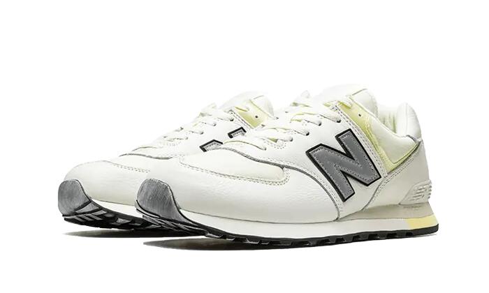 Schoenen - lifestyle - unisex - 574 conversations amongst us - zilver 2/3