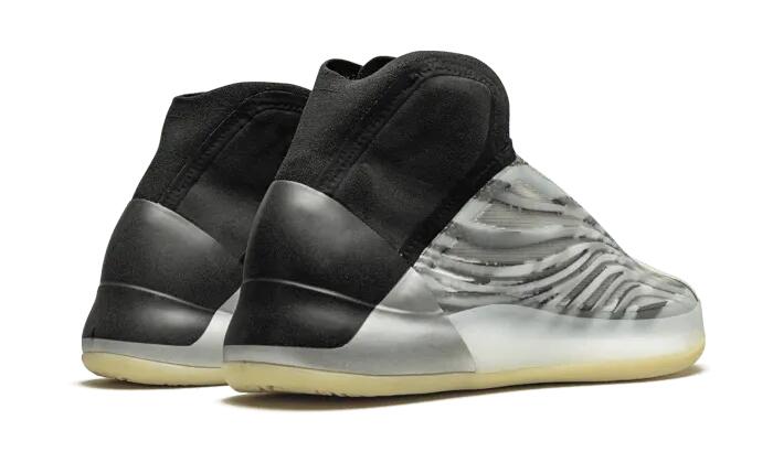 Yeezy QNTM BSKTBL - Taille : 37 1/3 EU 3/4