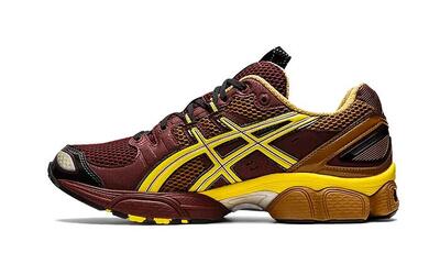 Schoenen - hardlopen - ub3-s gel nimbus 9 - demping - rum raisin/green sheen