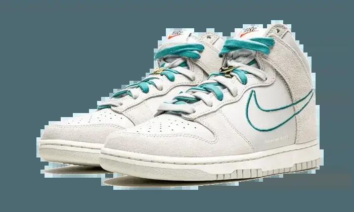 Scarpe alte - Lifestyle - Unisex - Dunk High First Use - Light Bone/Green Noise 2/4