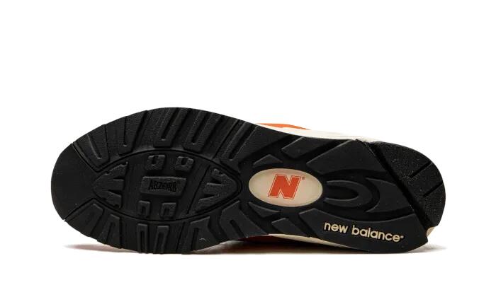 990 V2 Made in USA Marigold - Taille : 45.5 EU 4/4