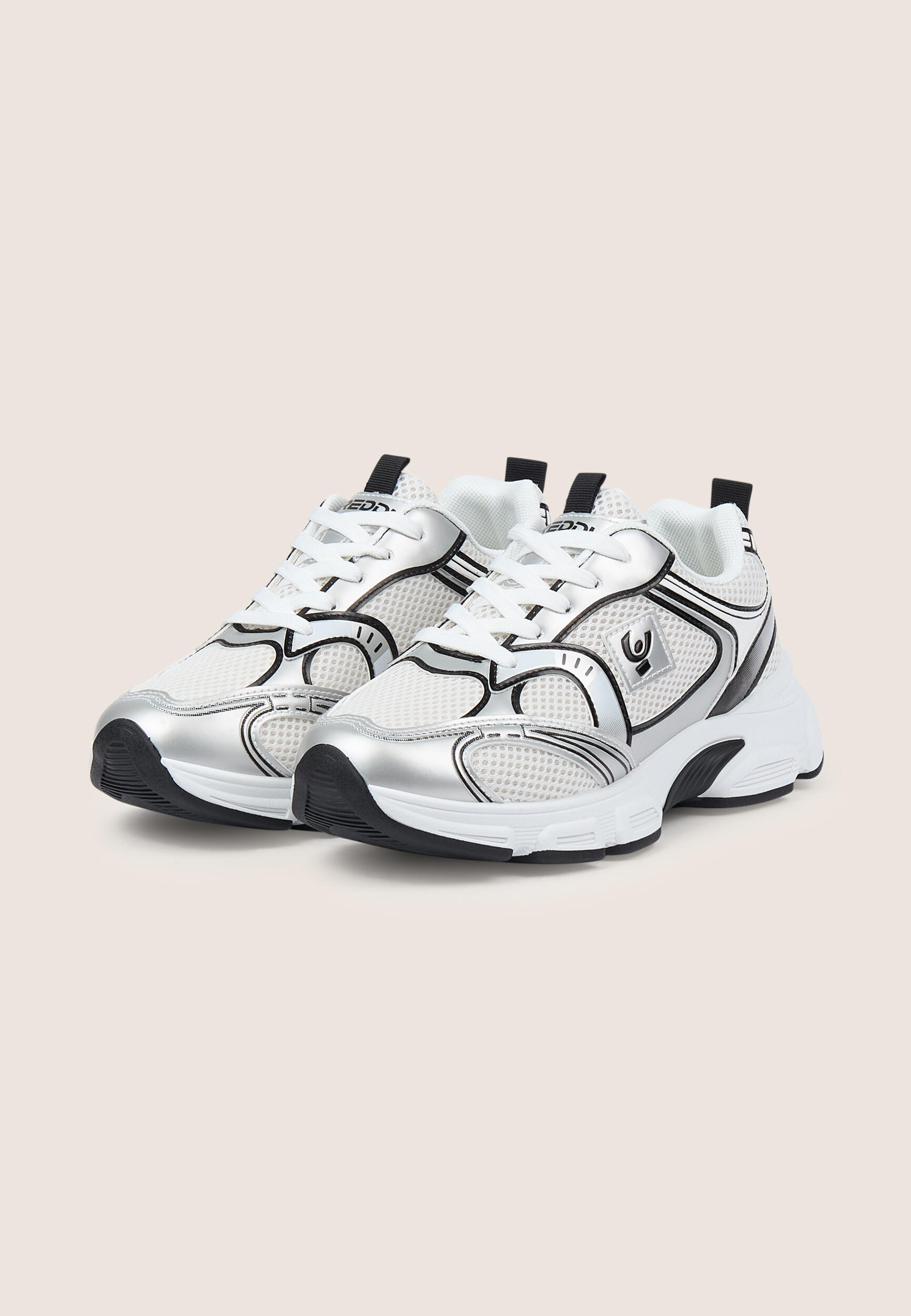 Sneakers in mesh e similpelle con profili a contrasto 2/3