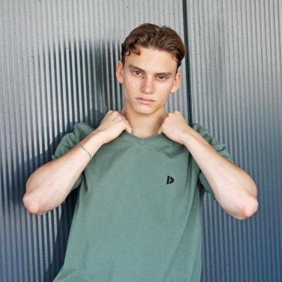 Heren T-Shirt Berno v-neck hals  100% katoen 4/5
