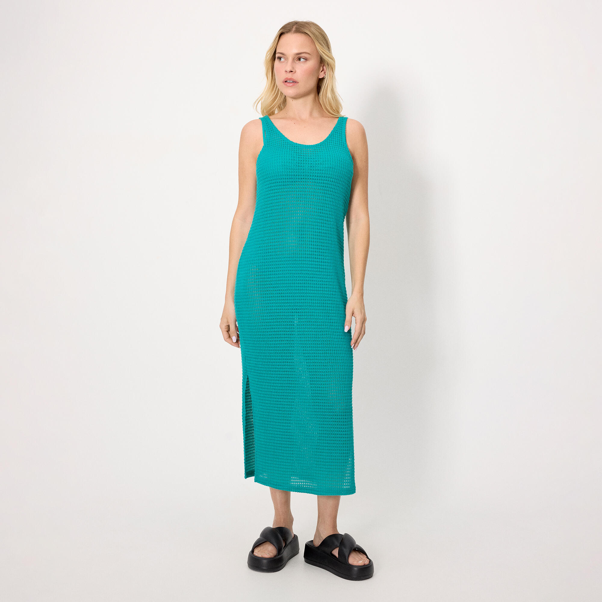 Robe longue turquoise en dentelle à bretelles 1/4