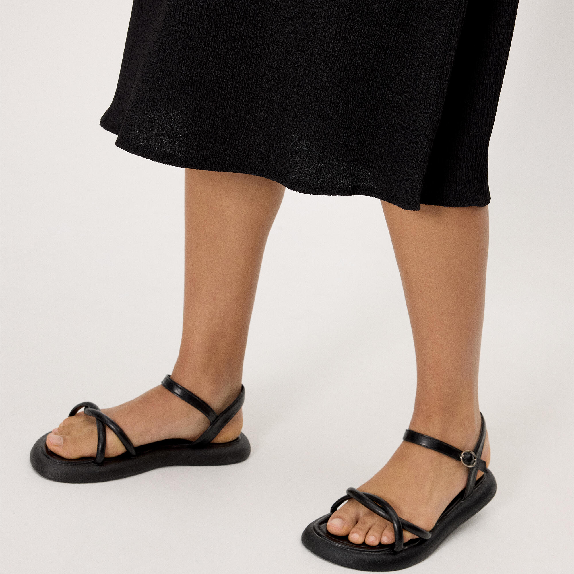 robe maxi noire légère 3/4