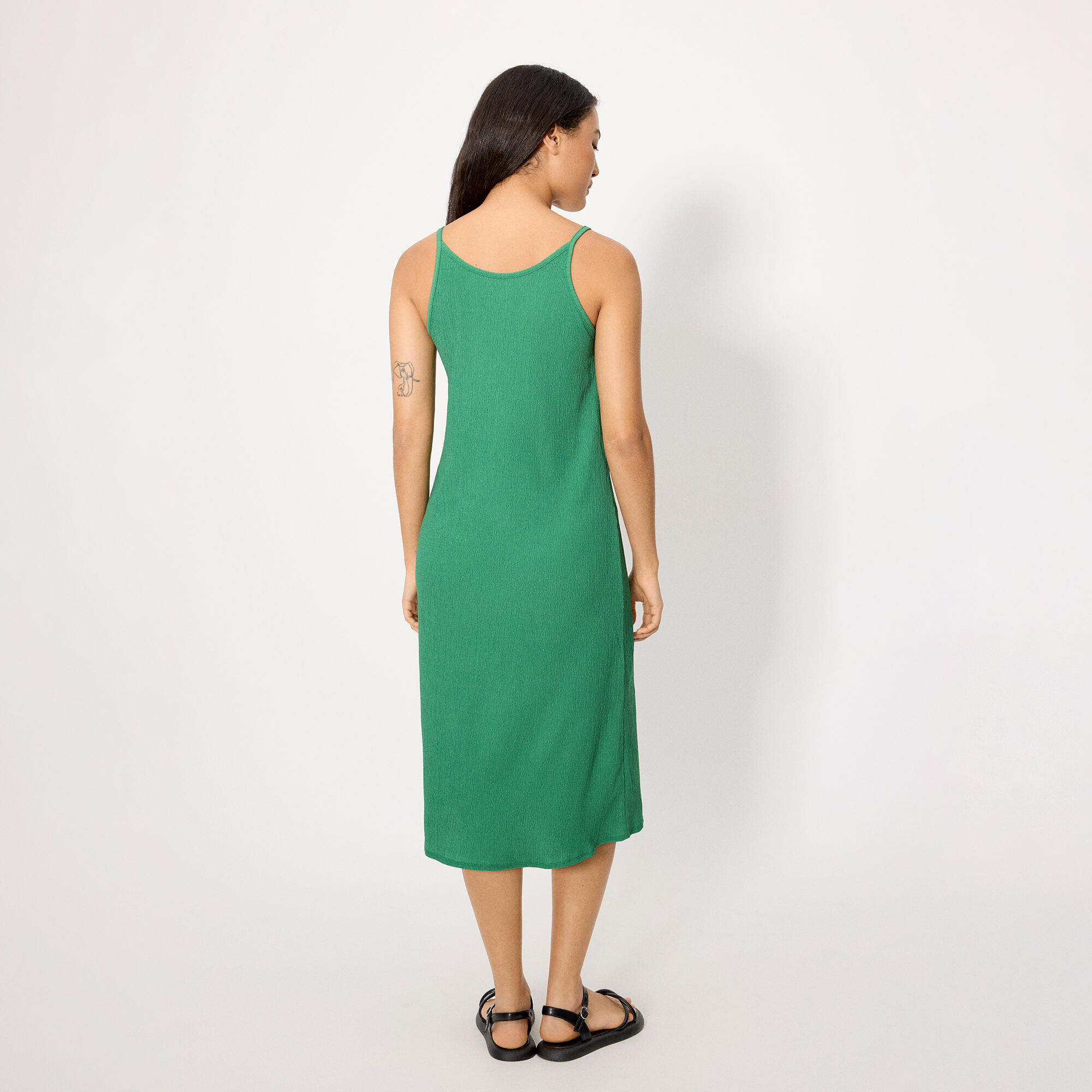 Vestido largo ligero verde 2/4