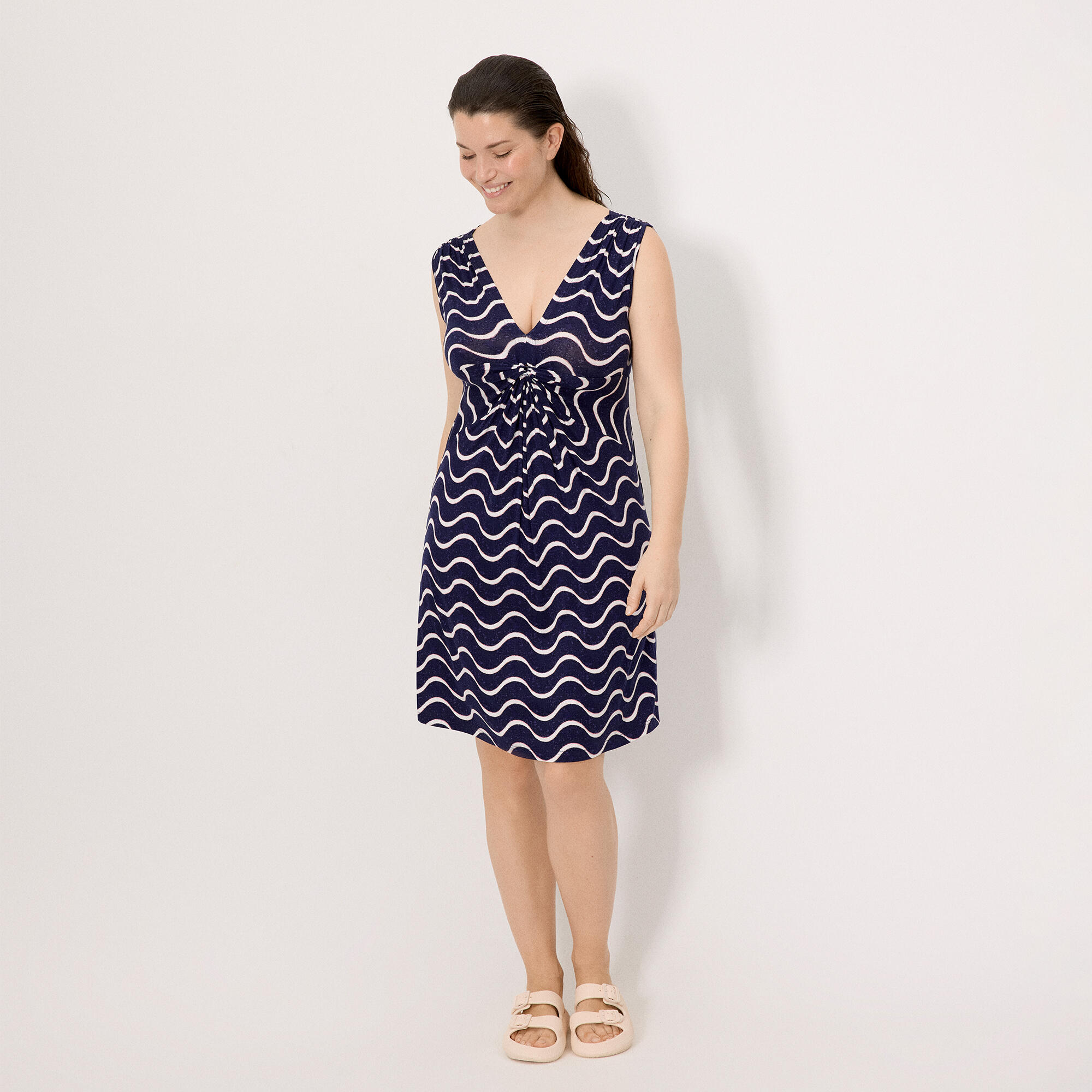 Vestido corto escote en V estampado ondas 5/5