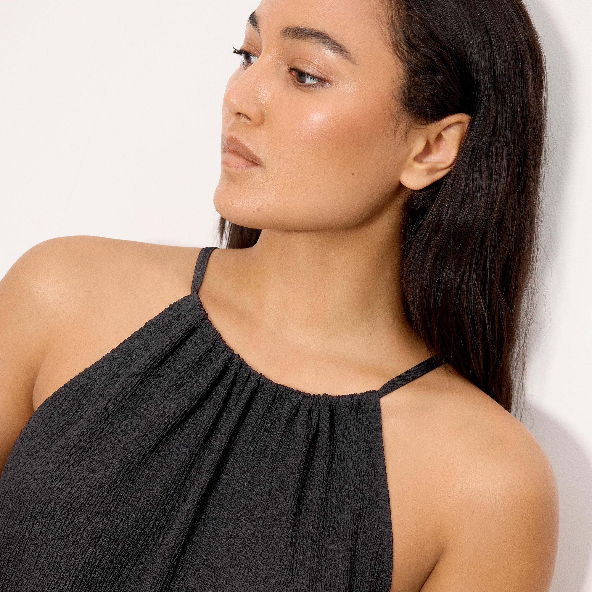 Vestido corto ligero tirantes negro 4/5