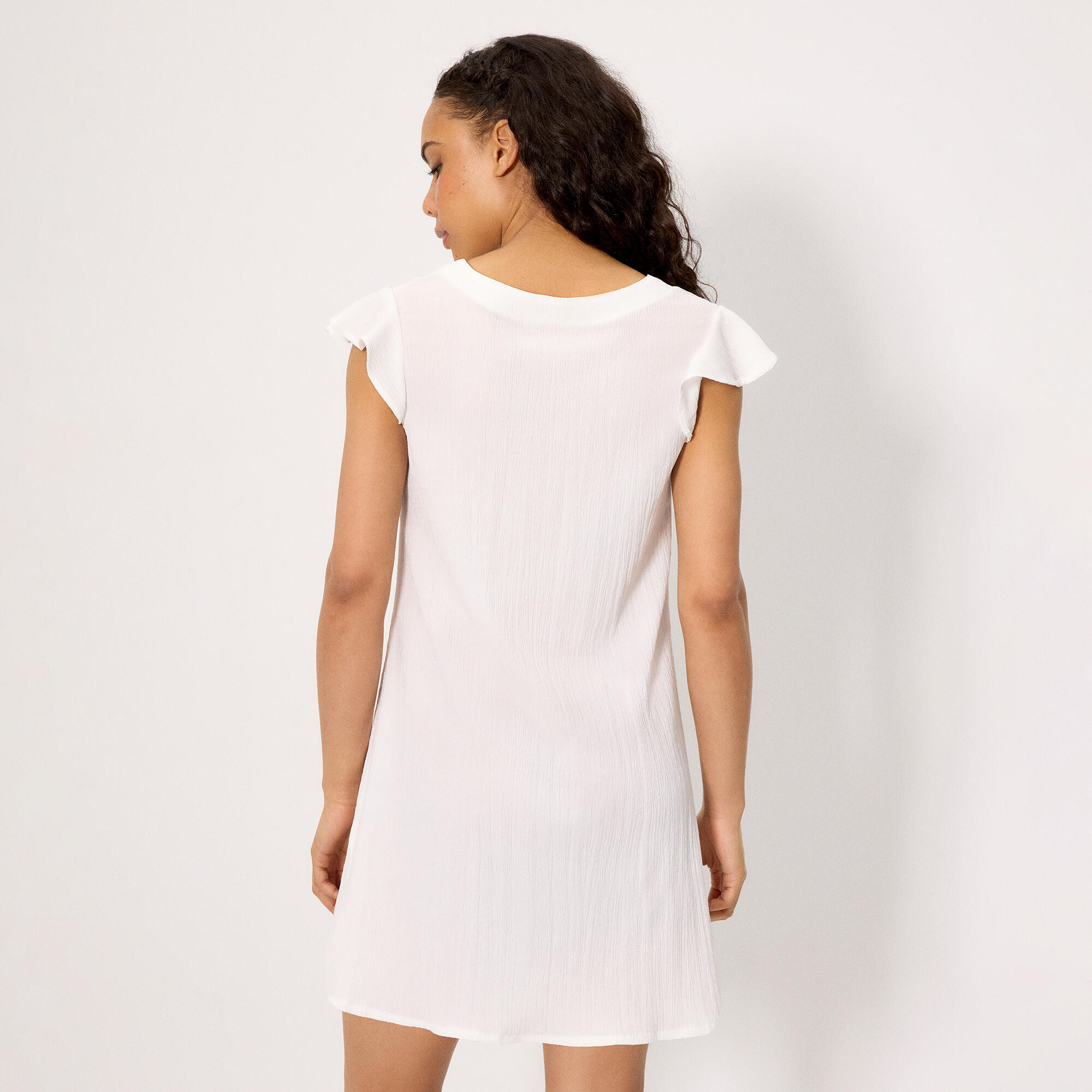 robe courte blanche légère 2/4