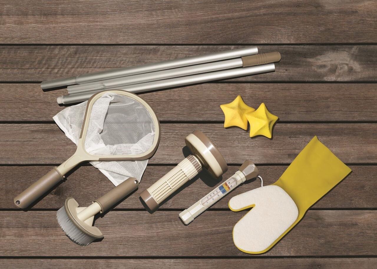 Kit de Limpieza para Spas Kokido Boreal con Recogehojas, Cepillo, Pértiga, Guant 2/4