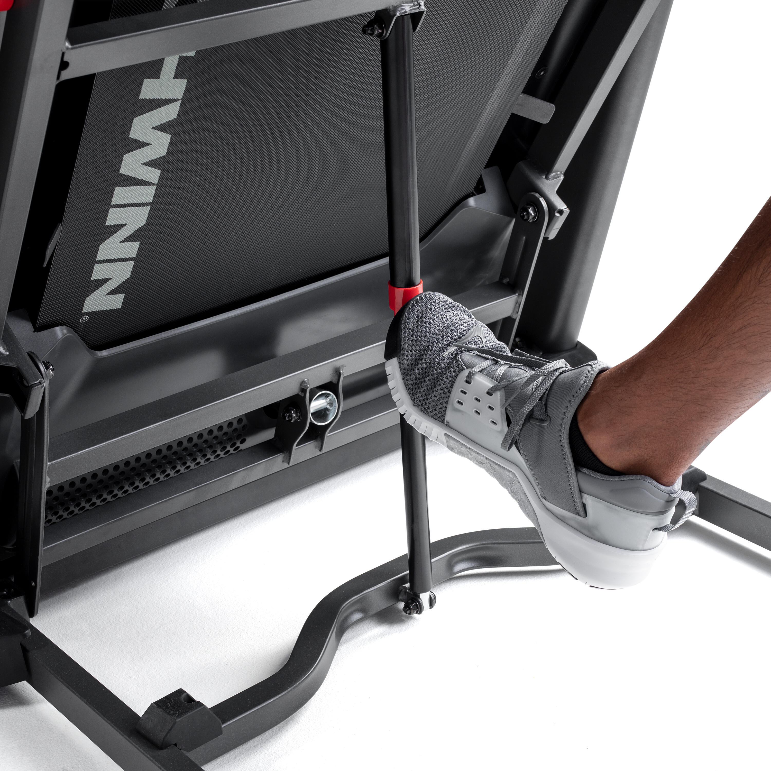 Laufband 510T mit elektrischer Steigungsverstellung von 0 - 10% 7/8