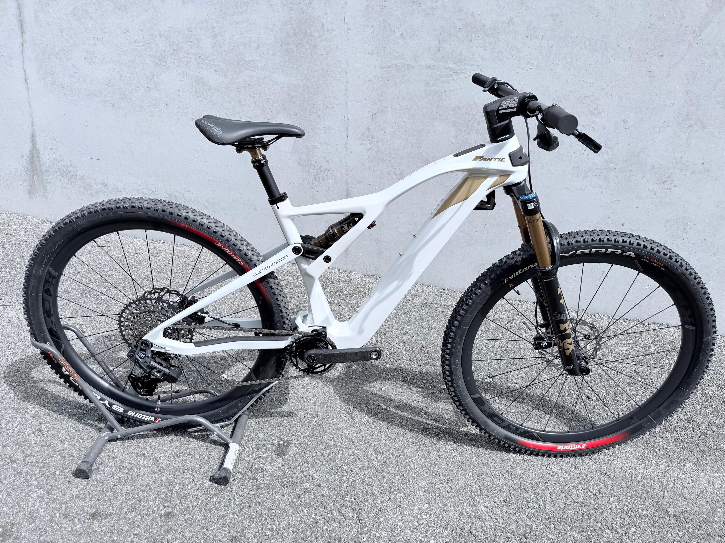 Segunda vida - RAMPAGE DC 1.4 360Wh FOX Racing - Muy buen estado 2/5