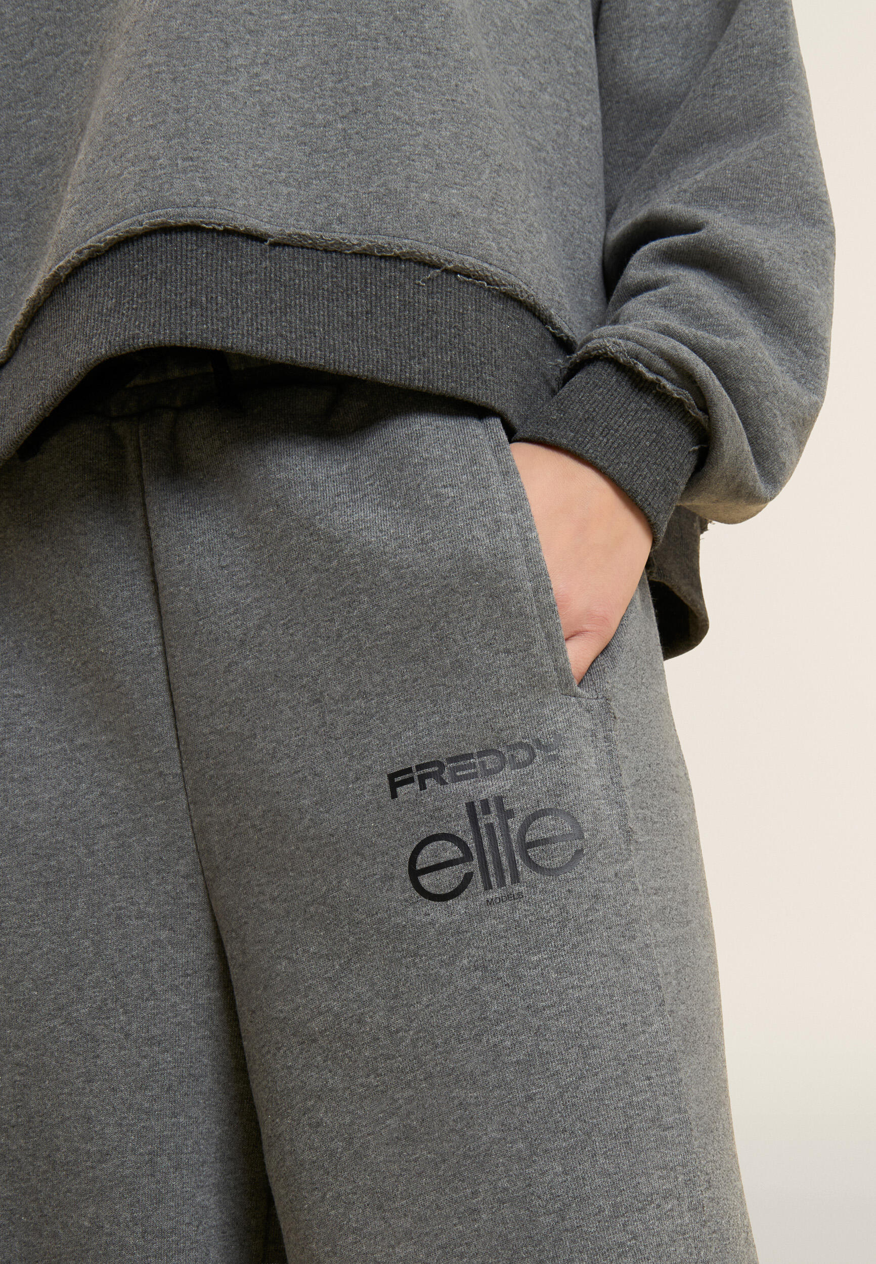 Pantalón deportivo jaspeado con pernera globo Freddy x ELITE 4/4
