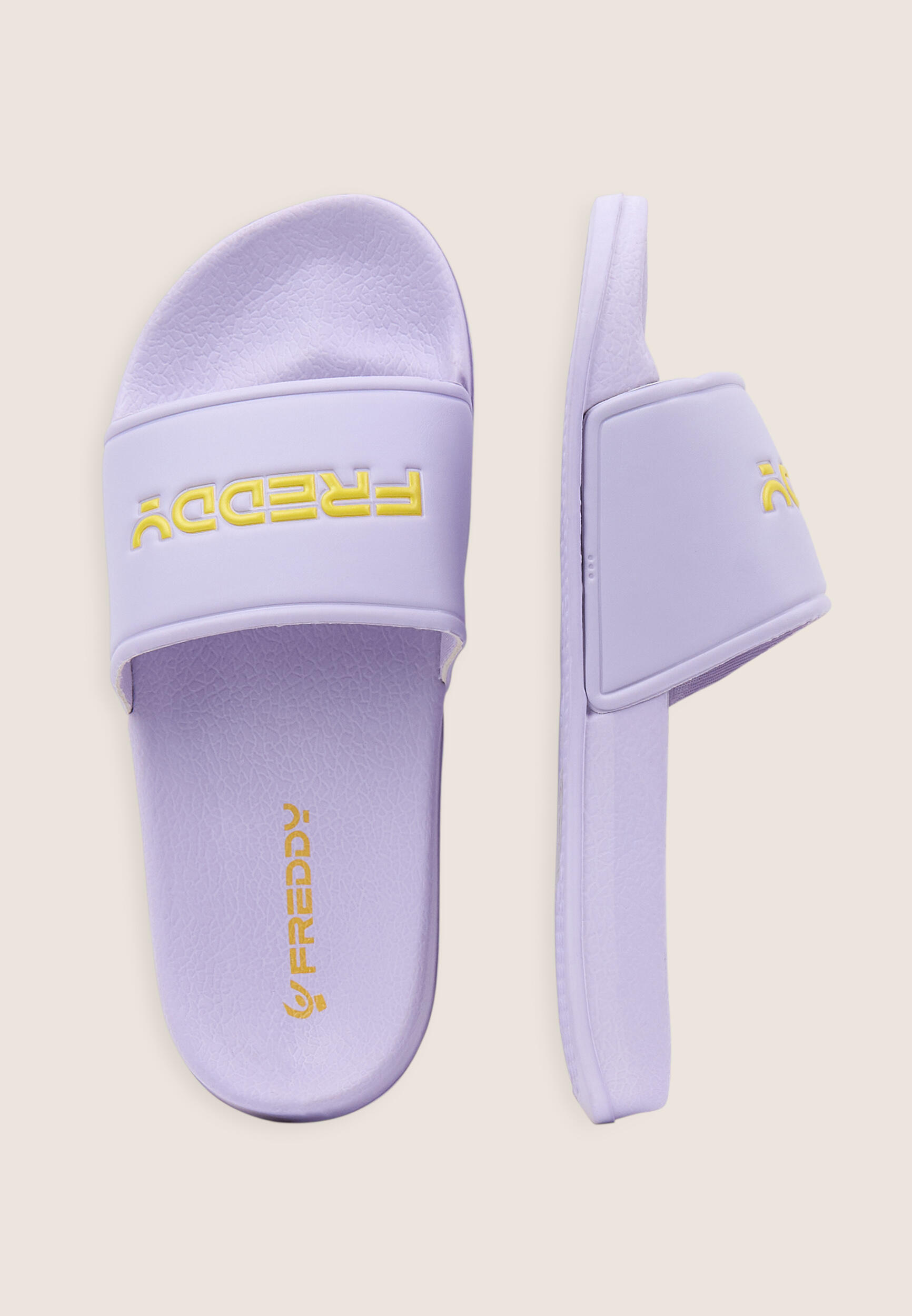 Claquettes slide pour femme aux couleurs pastel avec logos en relief 3/3